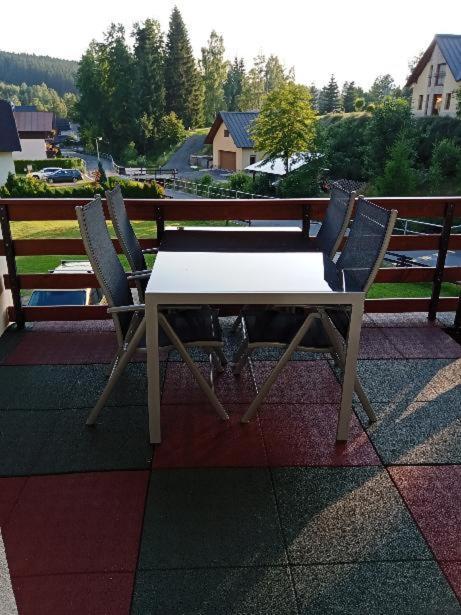 Apartmany Alliss Харачов Екстериор снимка